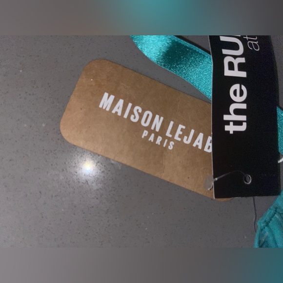 NWT MAISON LEJABY FLEUR IKAT
Sea blue embroidered underwire bra - Picture 7 of 11